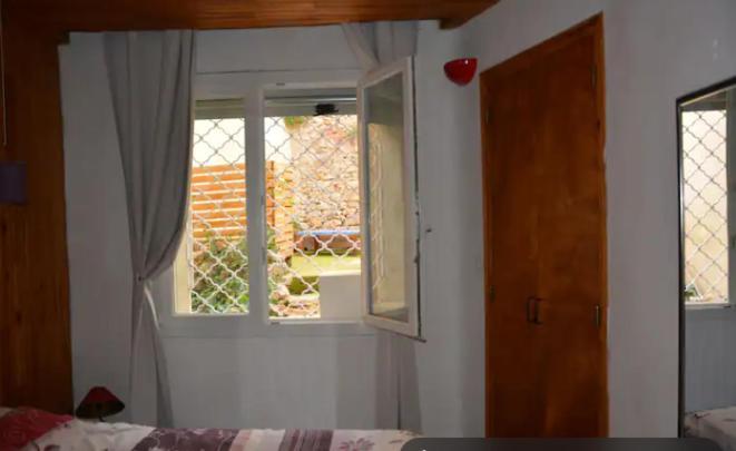 Gite Rue Tranquille Padern Kültér fotó