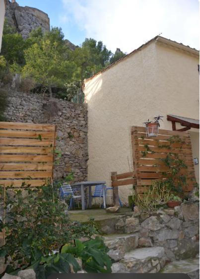 Gite Rue Tranquille Padern Kültér fotó